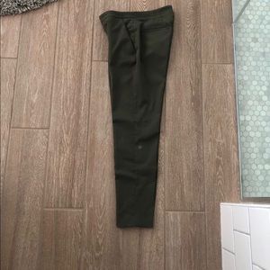 Lululemon women’s pant Green size 2